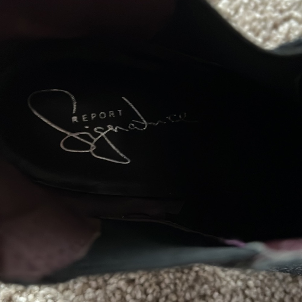 Report Signature Toby booties! - Picture 3 of 8